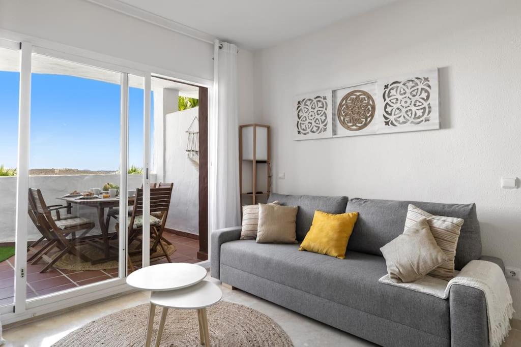 Beautiful 3 Bed Stylish & Cozy Apartment - Susanna Suite Mijas Exteriör bild